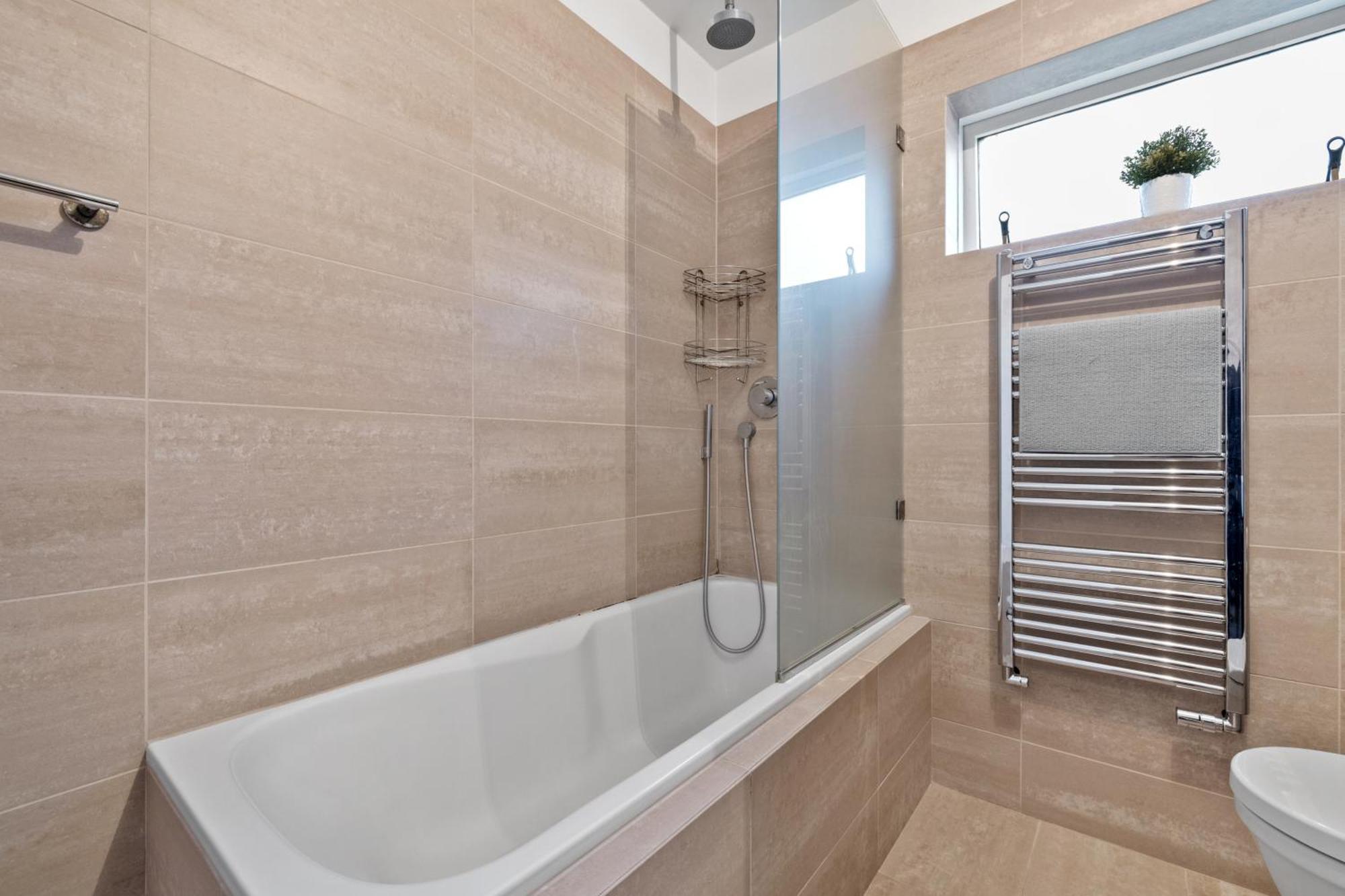 Penthouse Apt On The Shopping Street-Free Parking เรคยาวิก ภายนอก รูปภาพ