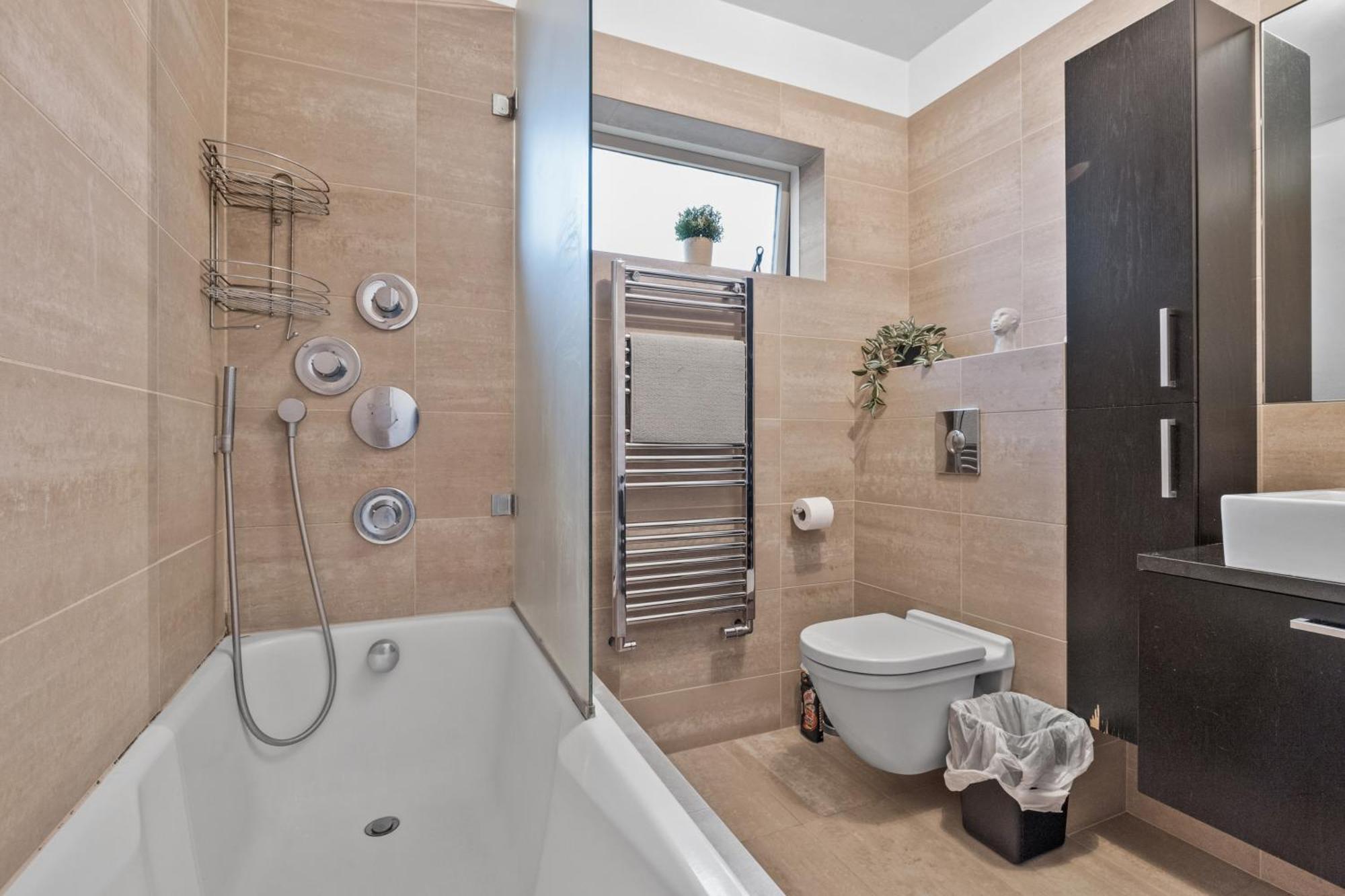 Penthouse Apt On The Shopping Street-Free Parking เรคยาวิก ภายนอก รูปภาพ